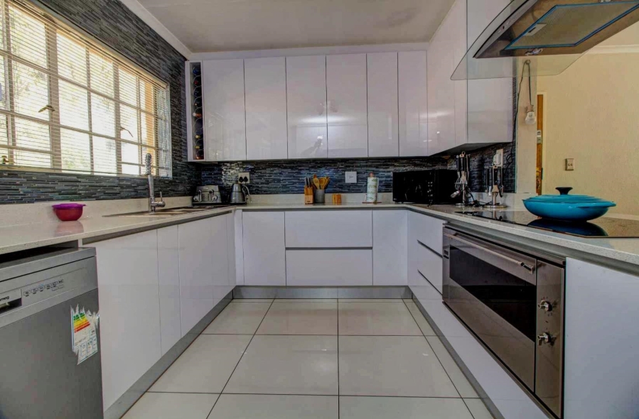 3 Bedroom Property for Sale in Honeydew Grove Gauteng