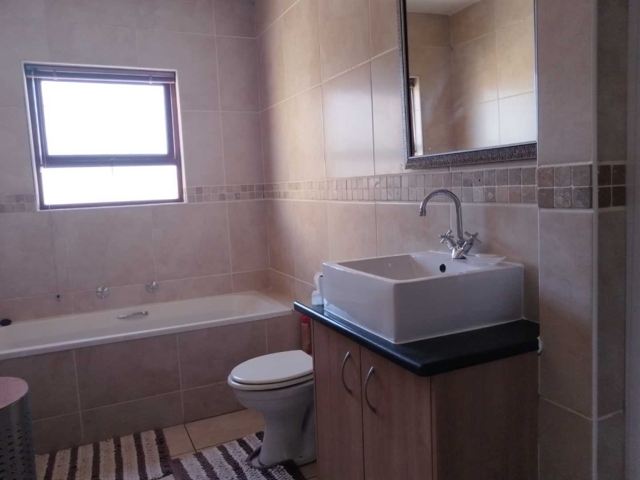 3 Bedroom Property for Sale in Noordheuwel Gauteng