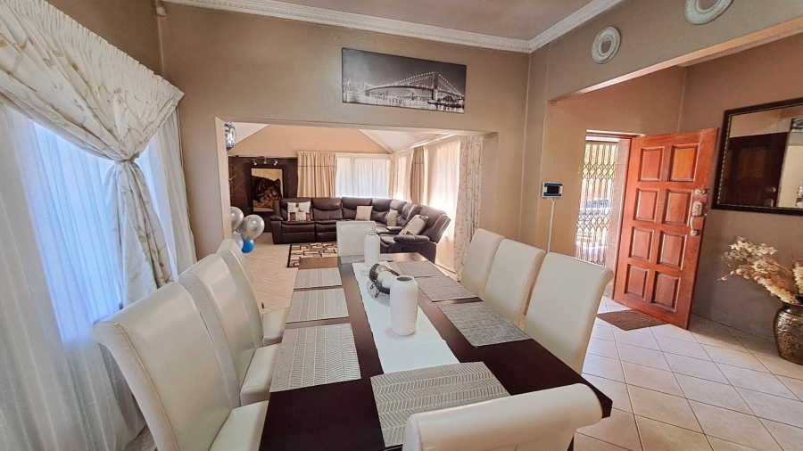 To Let 4 Bedroom Property for Rent in Mondeor Gauteng