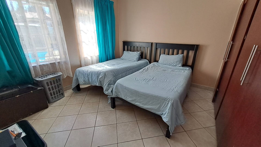 To Let 4 Bedroom Property for Rent in Mondeor Gauteng