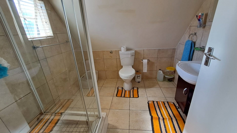 To Let 4 Bedroom Property for Rent in Mondeor Gauteng