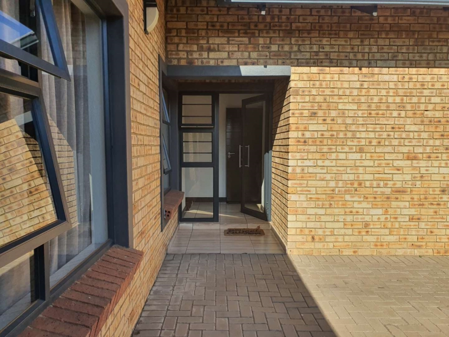 3 Bedroom Property for Sale in New Market Gauteng