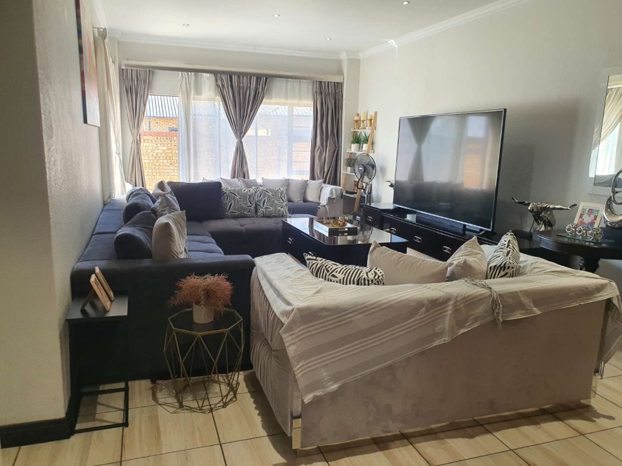 3 Bedroom Property for Sale in New Market Gauteng