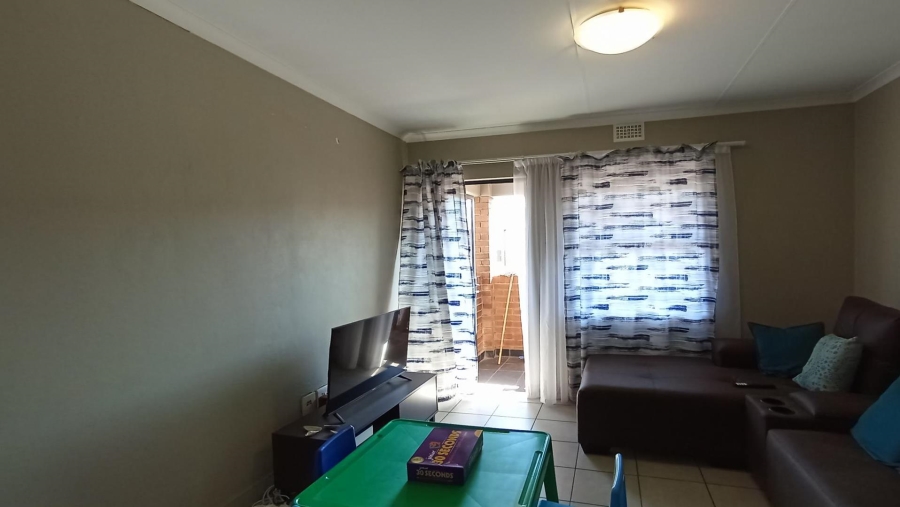 2 Bedroom Property for Sale in Heuweloord Gauteng