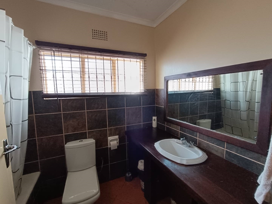 6 Bedroom Property for Sale in Wierdapark Gauteng