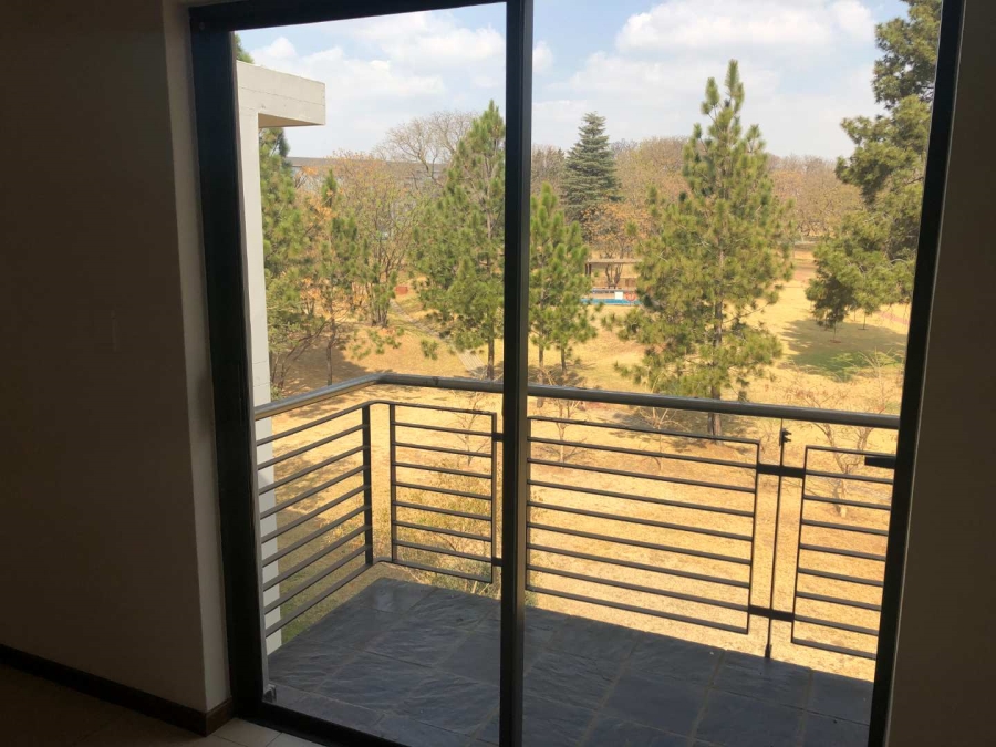 To Let 2 Bedroom Property for Rent in Jackal Creek Golf Estate Gauteng