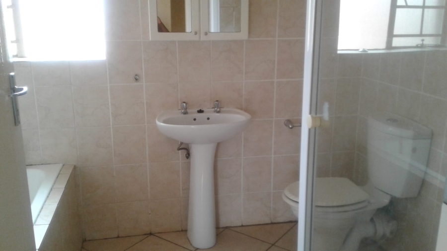 2 Bedroom Property for Sale in Willow Park Manor Gauteng