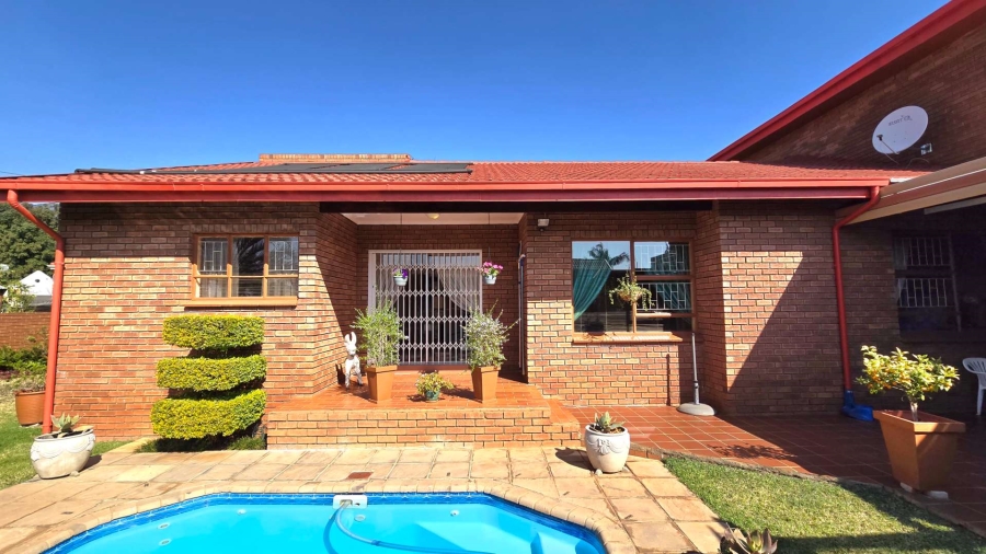 4 Bedroom Property for Sale in Magalieskruin Gauteng