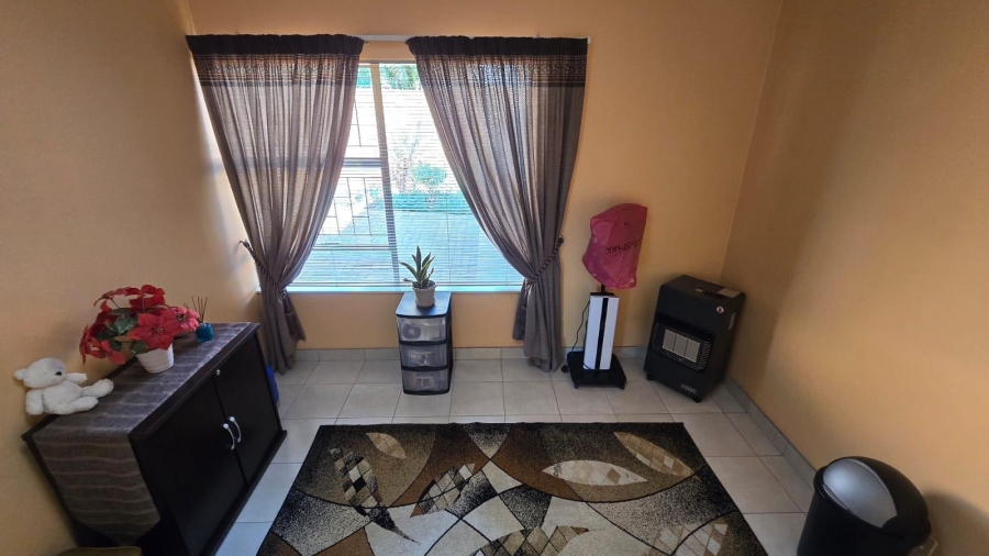 4 Bedroom Property for Sale in Magalieskruin Gauteng