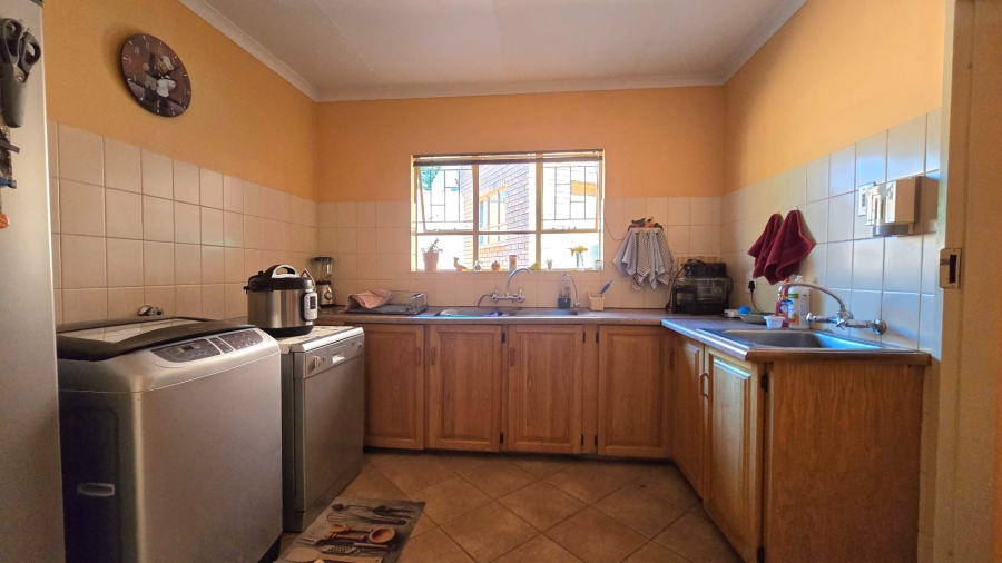 4 Bedroom Property for Sale in Magalieskruin Gauteng