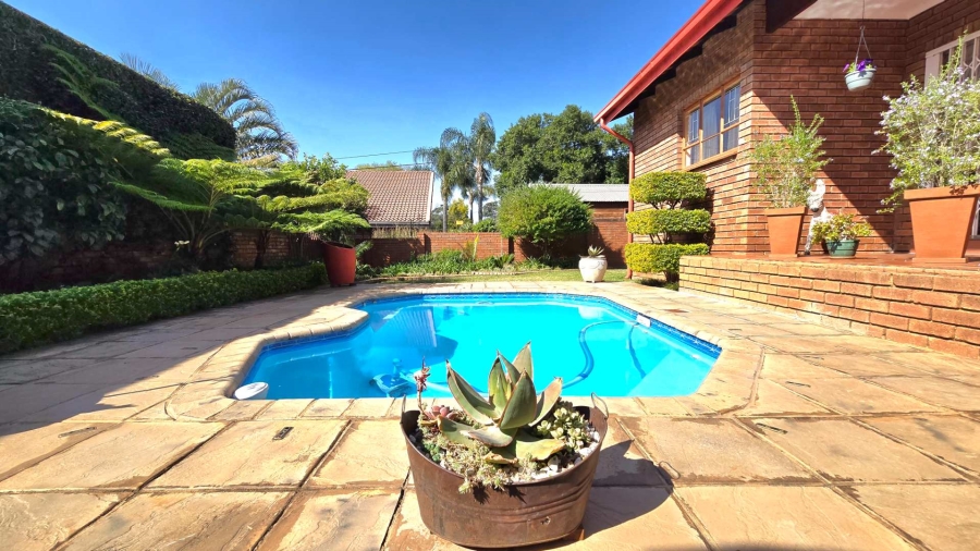 4 Bedroom Property for Sale in Magalieskruin Gauteng