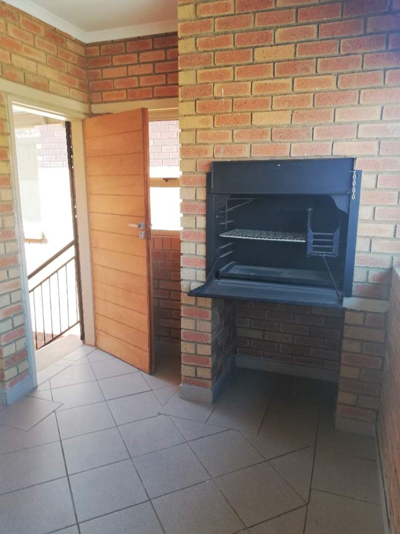 To Let 2 Bedroom Property for Rent in Elardus Park Gauteng