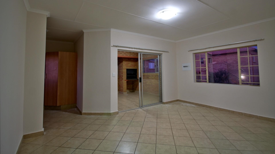 To Let 2 Bedroom Property for Rent in Elardus Park Gauteng