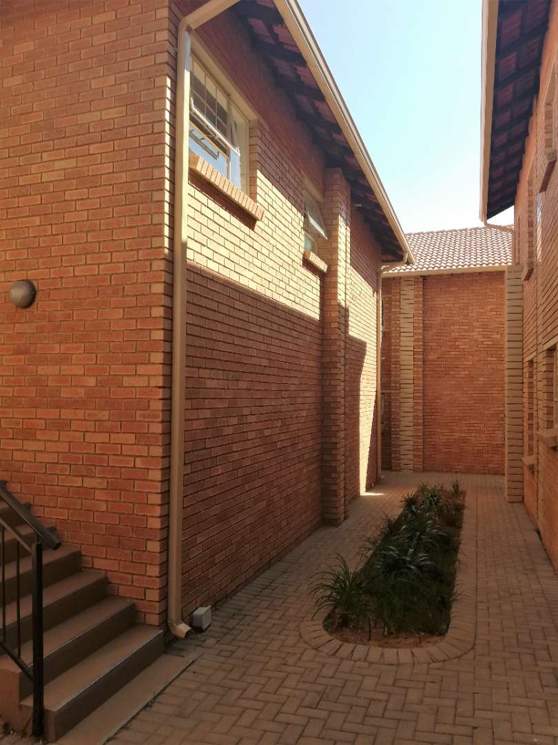 To Let 2 Bedroom Property for Rent in Elardus Park Gauteng