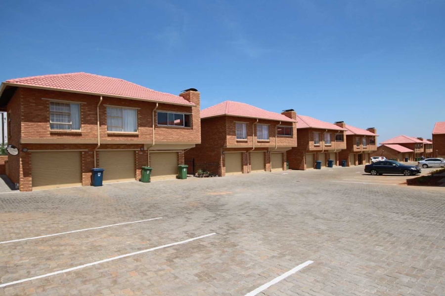 To Let 2 Bedroom Property for Rent in Elardus Park Gauteng