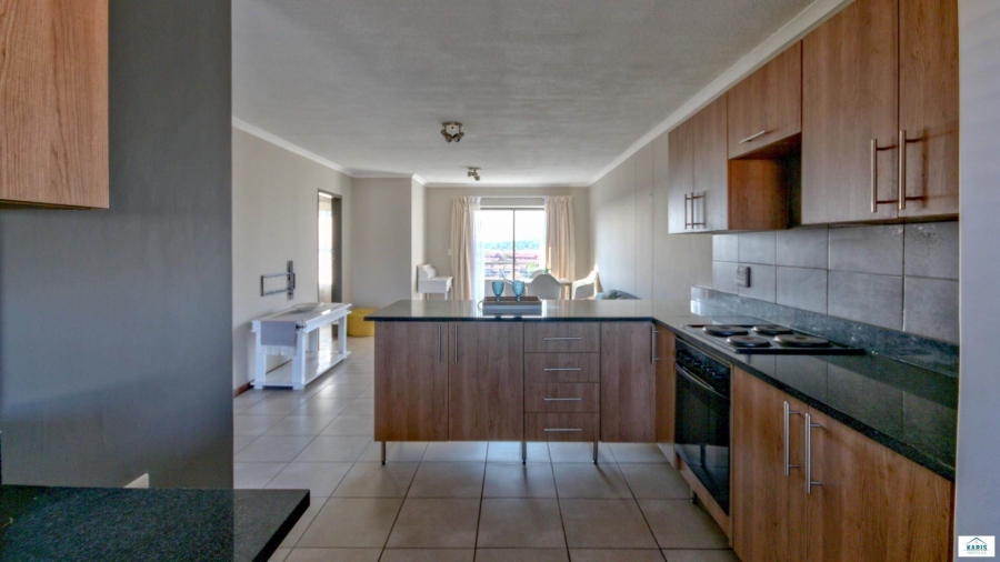 To Let 2 Bedroom Property for Rent in Eco Park Gauteng