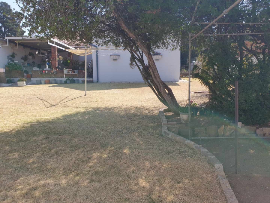 3 Bedroom Property for Sale in Linmeyer Gauteng