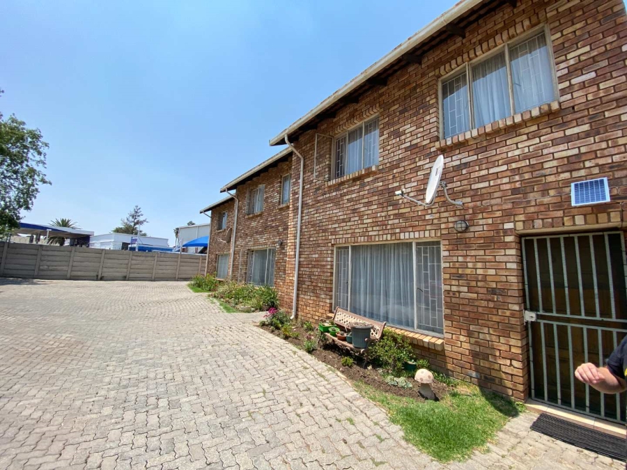 21 Bedroom Property for Sale in Verwoerdpark Gauteng