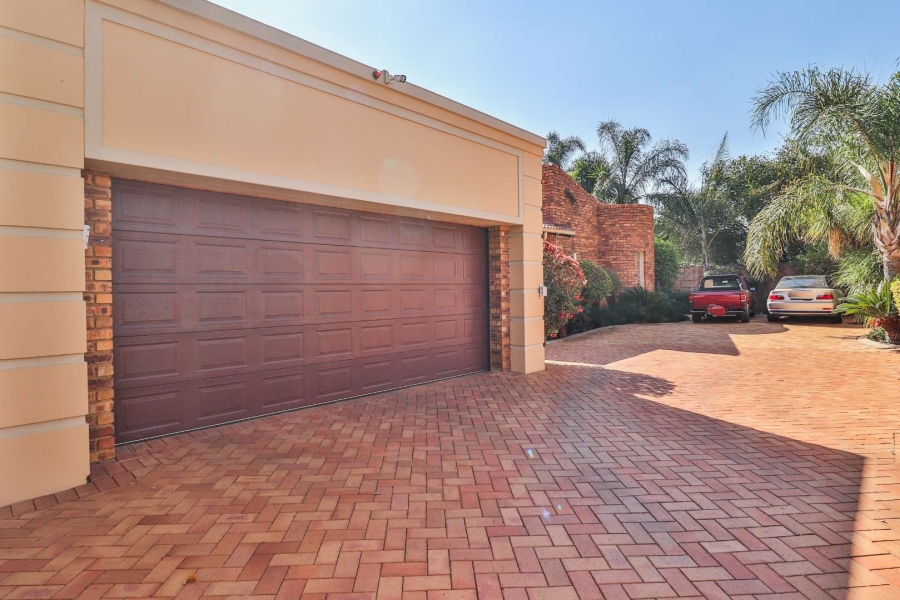 4 Bedroom Property for Sale in Mulbarton Gauteng