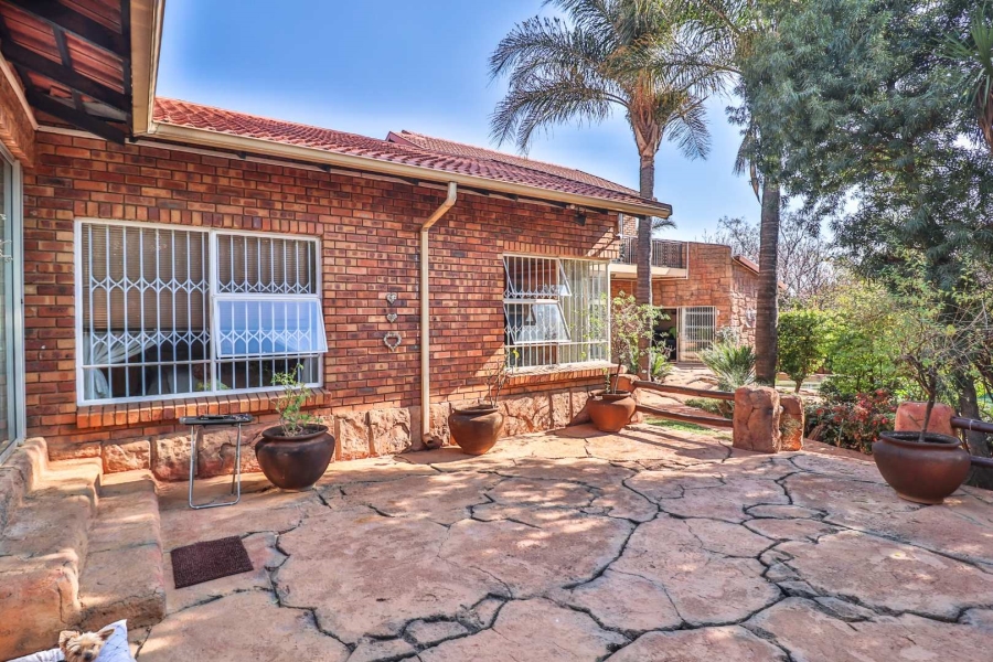 4 Bedroom Property for Sale in Mulbarton Gauteng