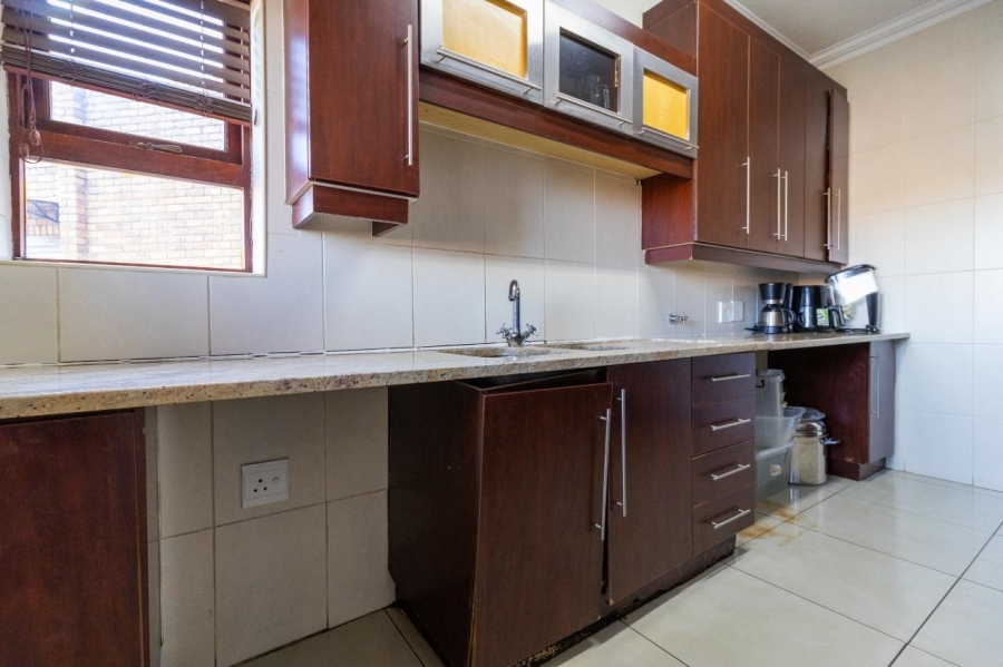 5 Bedroom Property for Sale in Meyersdal Gauteng