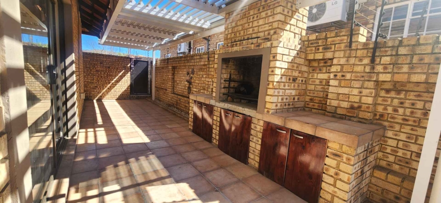 3 Bedroom Property for Sale in New Redruth Gauteng