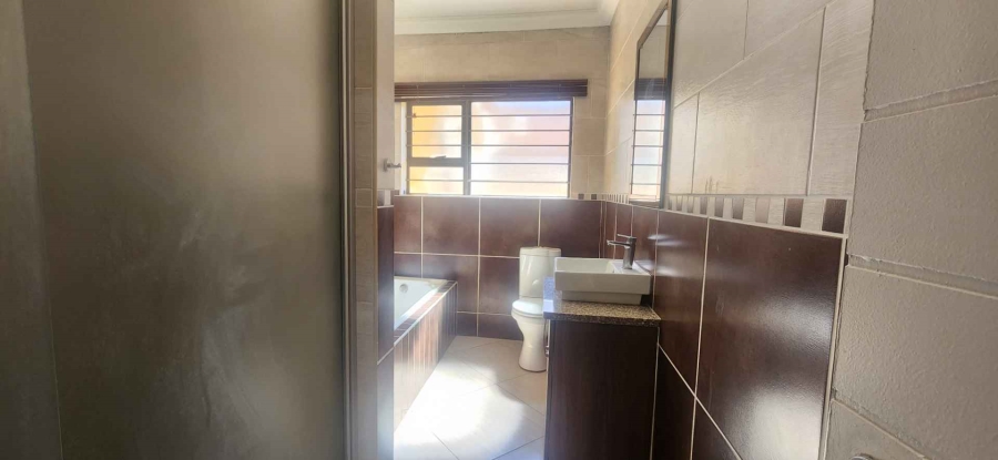 3 Bedroom Property for Sale in New Redruth Gauteng