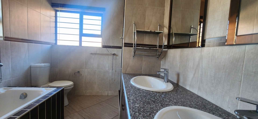 3 Bedroom Property for Sale in New Redruth Gauteng