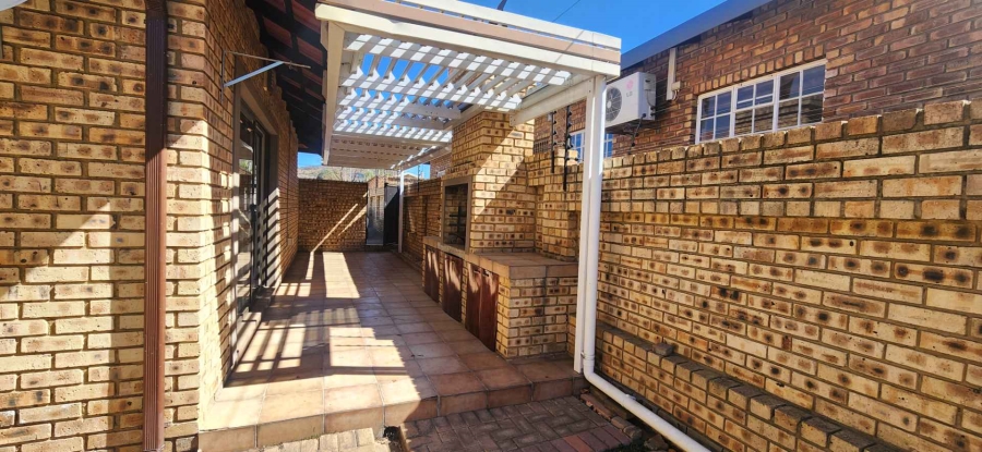 3 Bedroom Property for Sale in New Redruth Gauteng