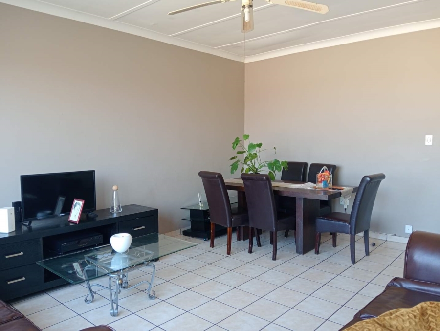 2 Bedroom Property for Sale in New Redruth Gauteng