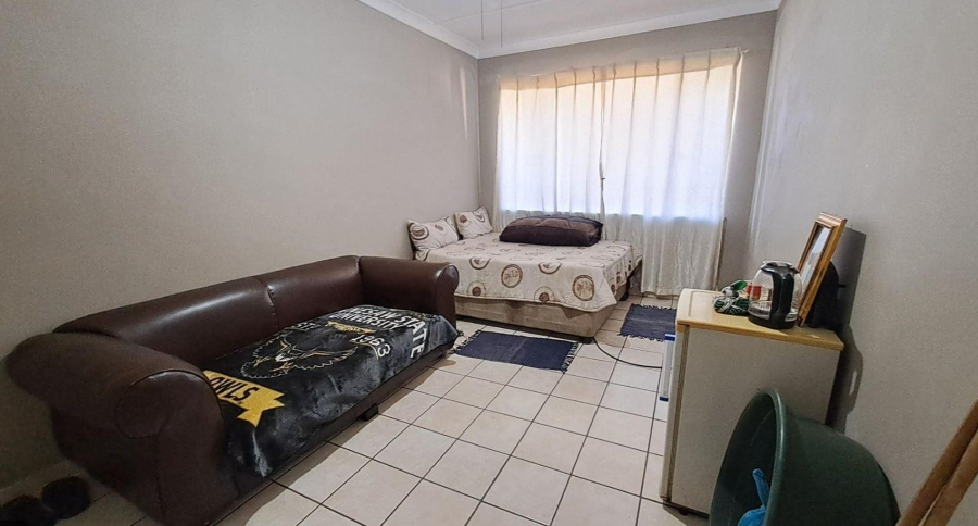 2 Bedroom Property for Sale in New Redruth Gauteng