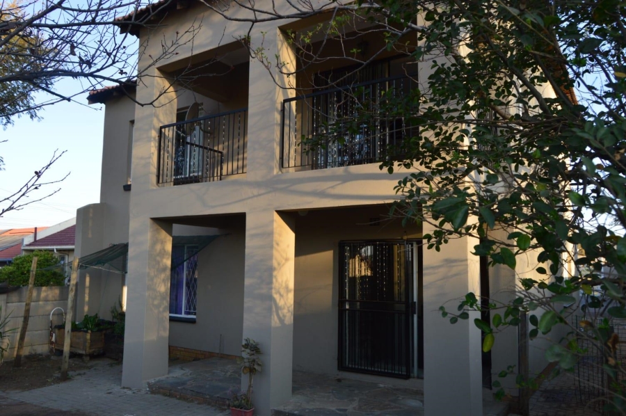 4 Bedroom Property for Sale in Tulisa Park Gauteng