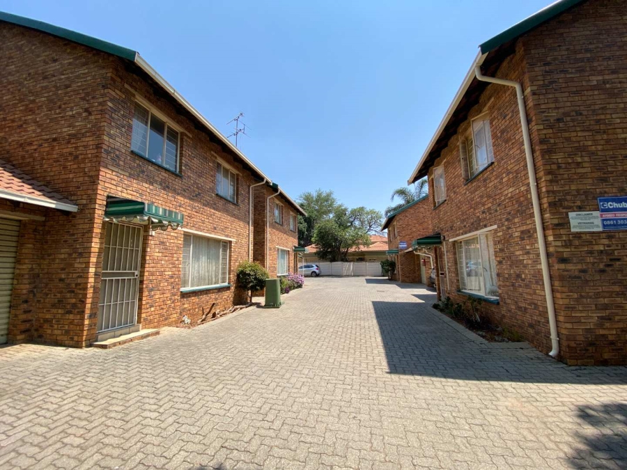 12 Bedroom Property for Sale in New Redruth Gauteng