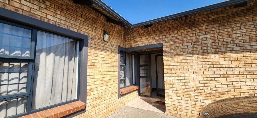 3 Bedroom Property for Sale in New Market Gauteng