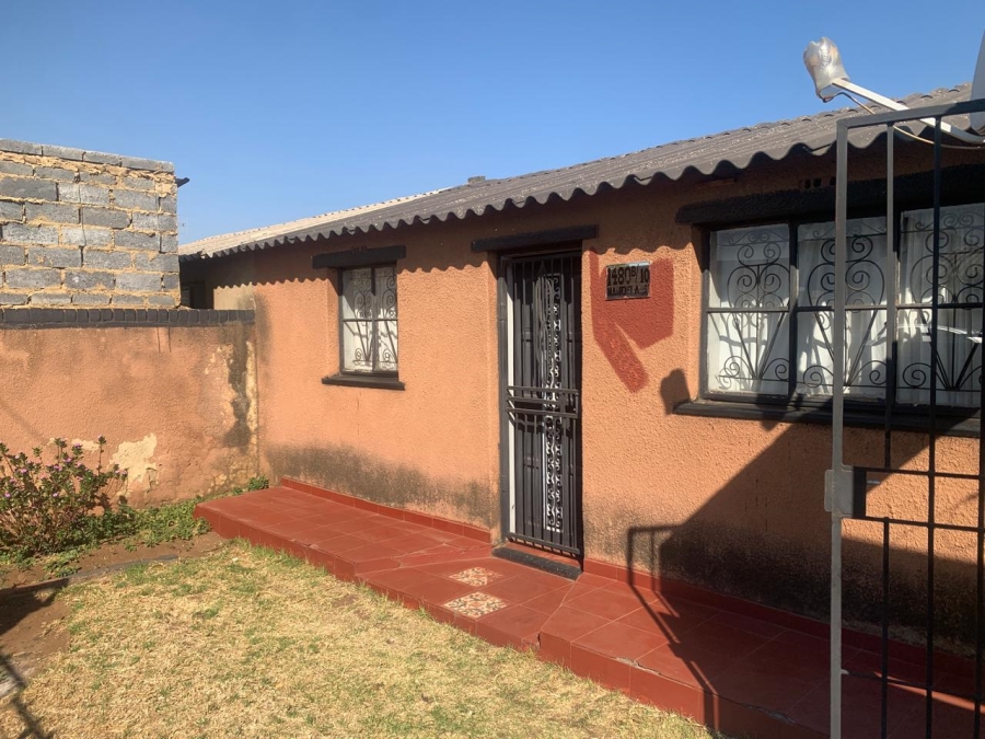 2 Bedroom Property for Sale in Emdeni Gauteng