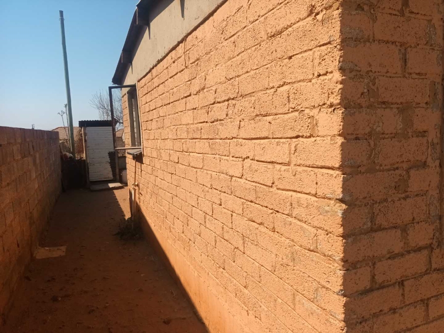 2 Bedroom Property for Sale in Moleleki Gauteng