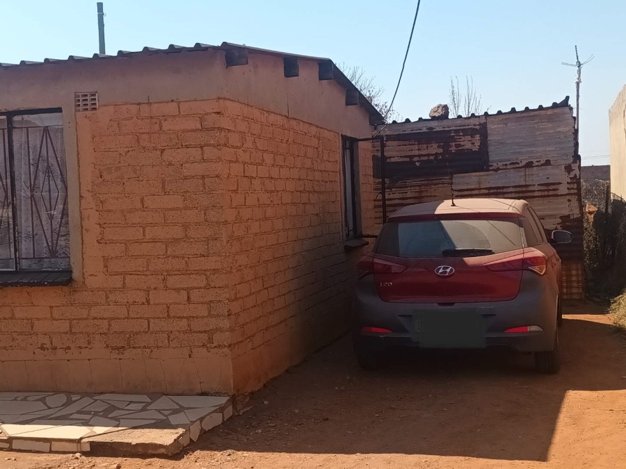 2 Bedroom Property for Sale in Moleleki Gauteng