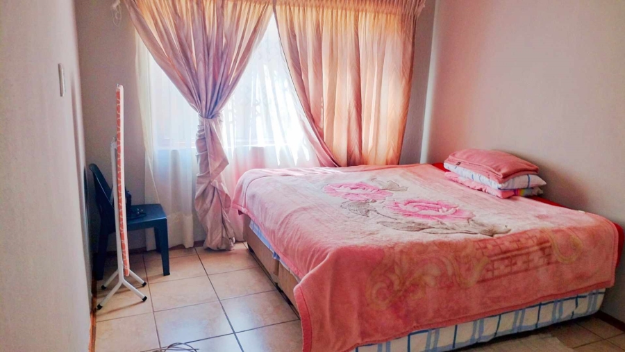 2 Bedroom Property for Sale in Akasia Gauteng