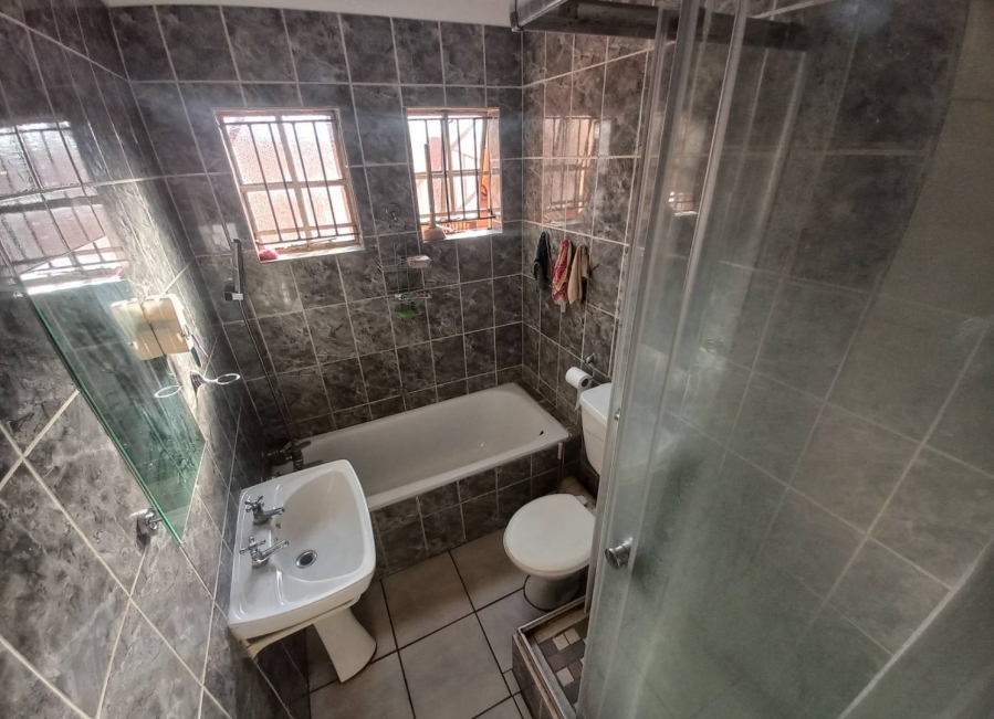 3 Bedroom Property for Sale in Elandspoort Gauteng