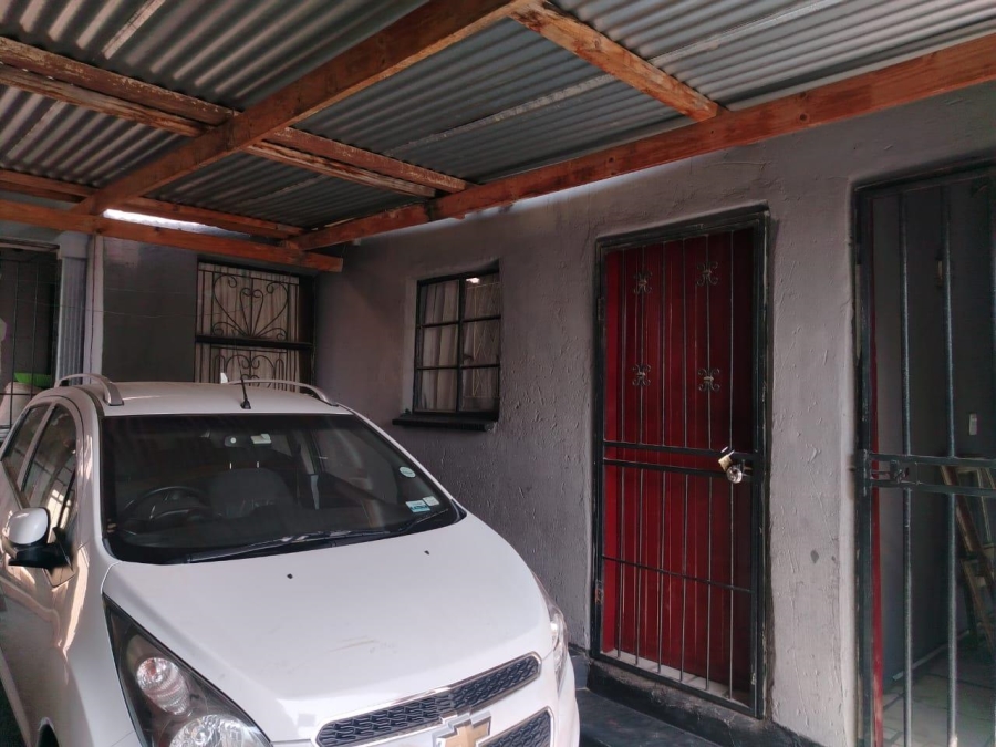 2 Bedroom Property for Sale in Ebony Park Gauteng