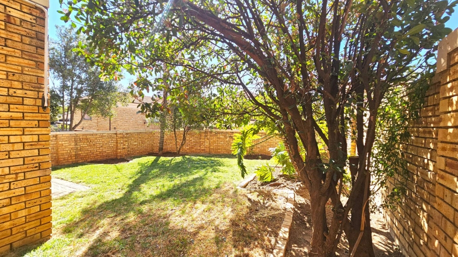 3 Bedroom Property for Sale in Radiokop Gauteng