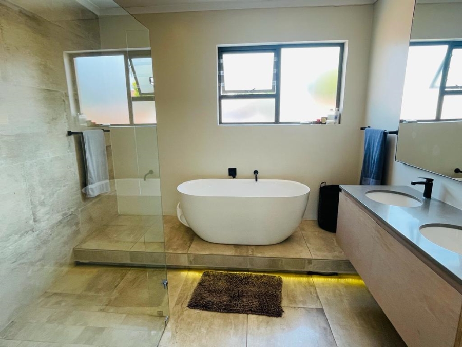 To Let 5 Bedroom Property for Rent in Strathavon Gauteng