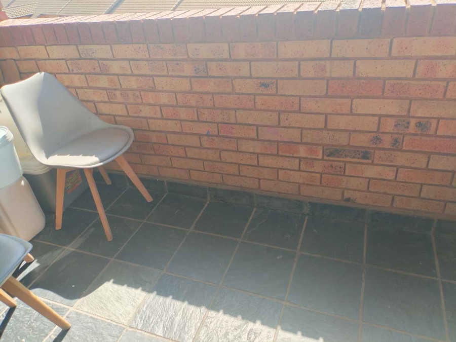 To Let 2 Bedroom Property for Rent in La Montagne Gauteng