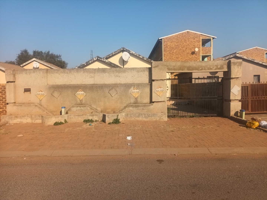 2 Bedroom Property for Sale in Moleleki Gauteng