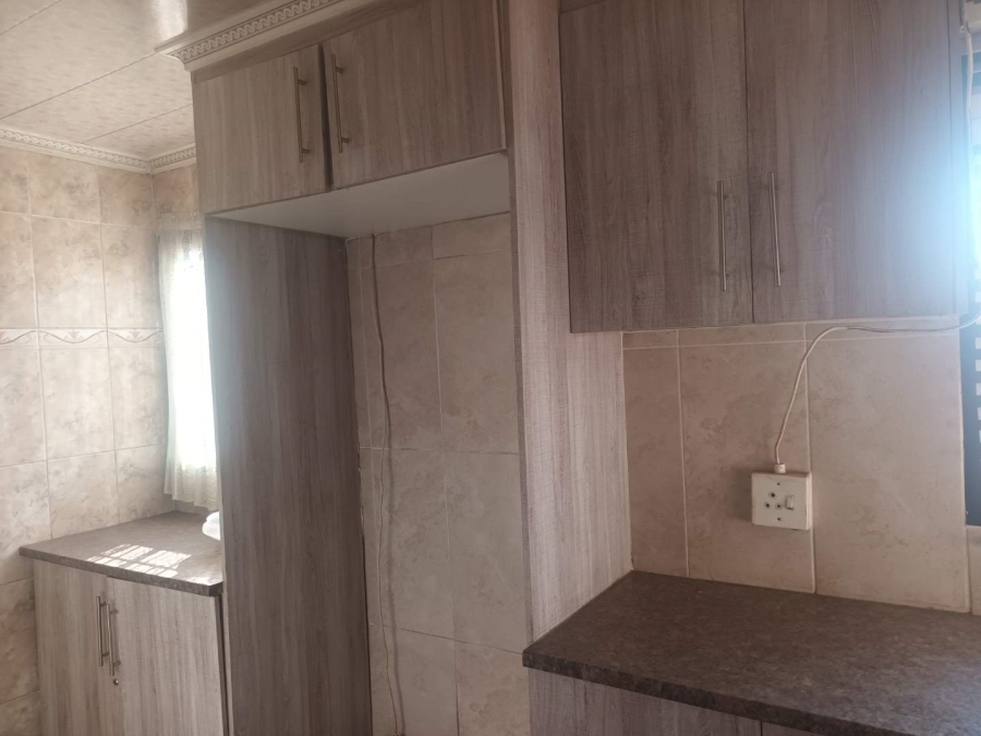 2 Bedroom Property for Sale in Moleleki Gauteng