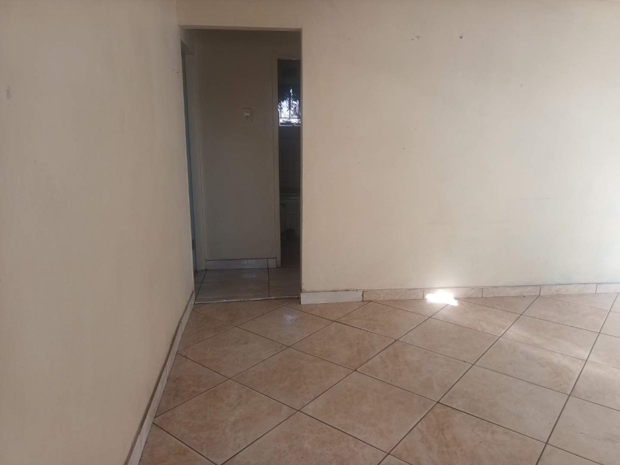 2 Bedroom Property for Sale in Moleleki Gauteng