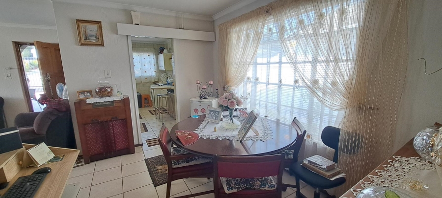 2 Bedroom Property for Sale in Northwold Gardens Gauteng