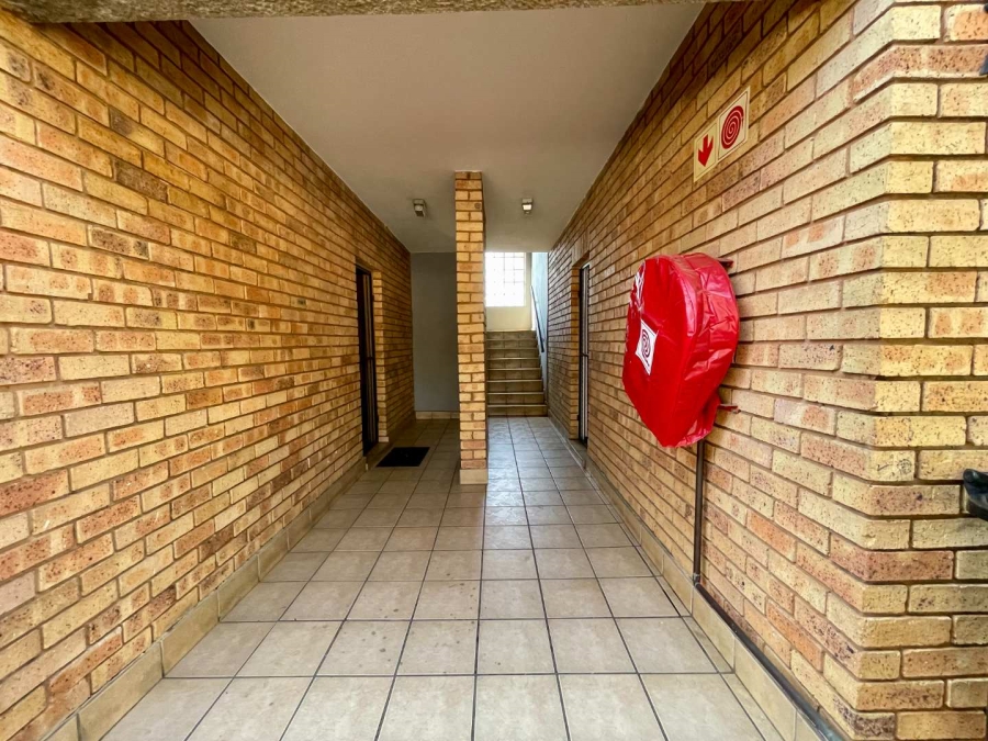 2 Bedroom Property for Sale in Weltevreden Park Gauteng