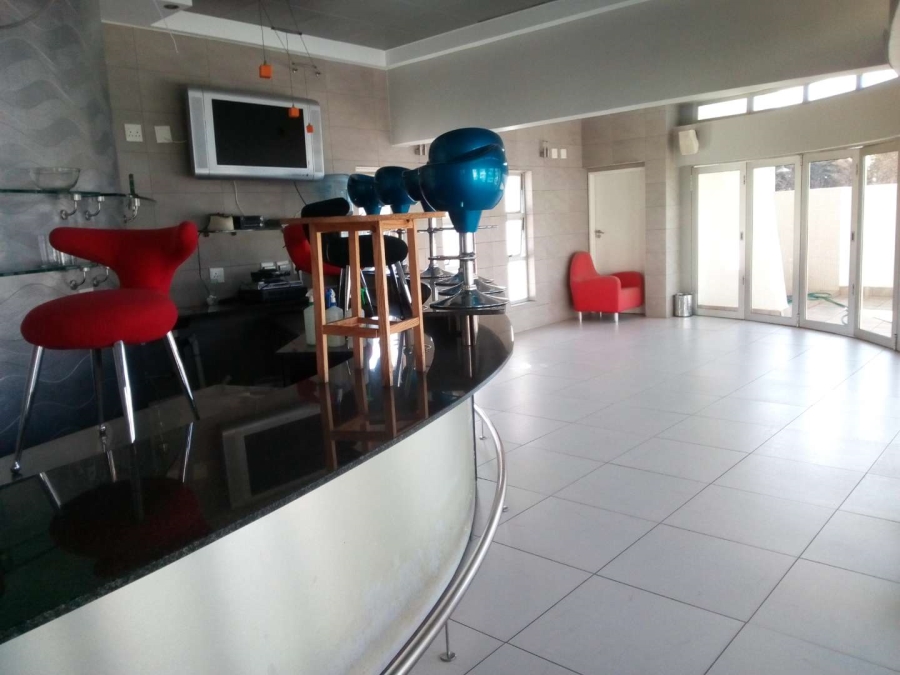 To Let 1 Bedroom Property for Rent in Killarney Gauteng