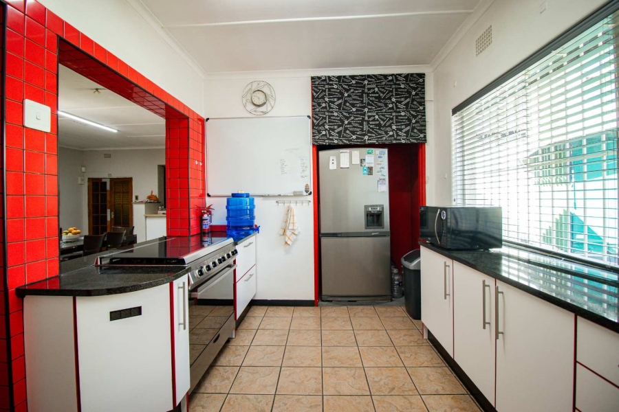 4 Bedroom Property for Sale in Mondeor Gauteng